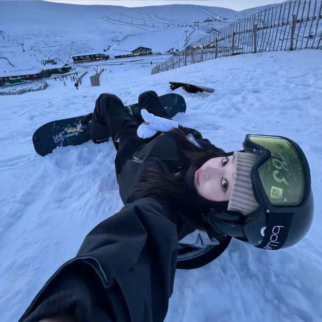 一抹丹砂映清辉